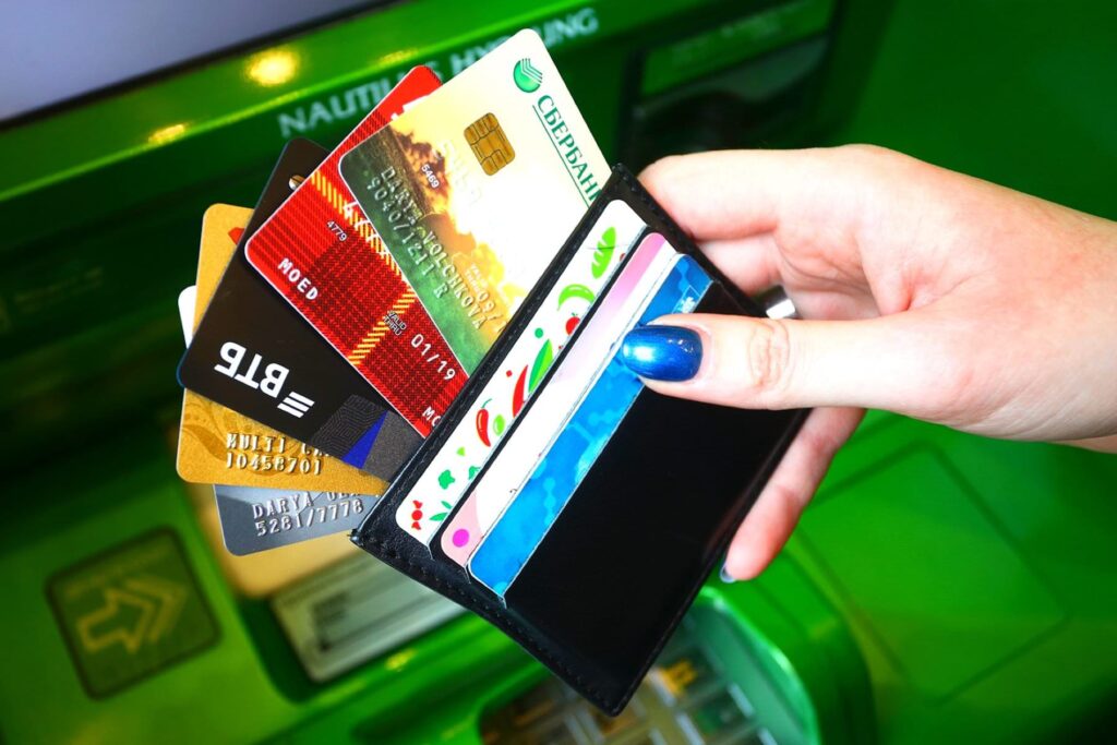 Как защитить банковскую карту от мошенников