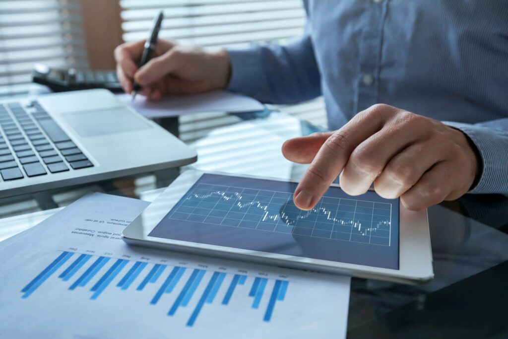 Как эффективно вести семейный бюджет через мобильный банк