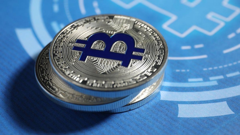 Аналитик Ларк Дэвис: биткоину до прорыва осталась одна свеча